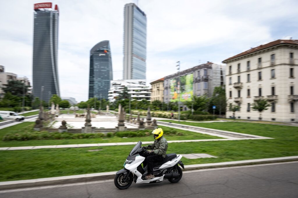 NERVA EXE II per le vie di Milano