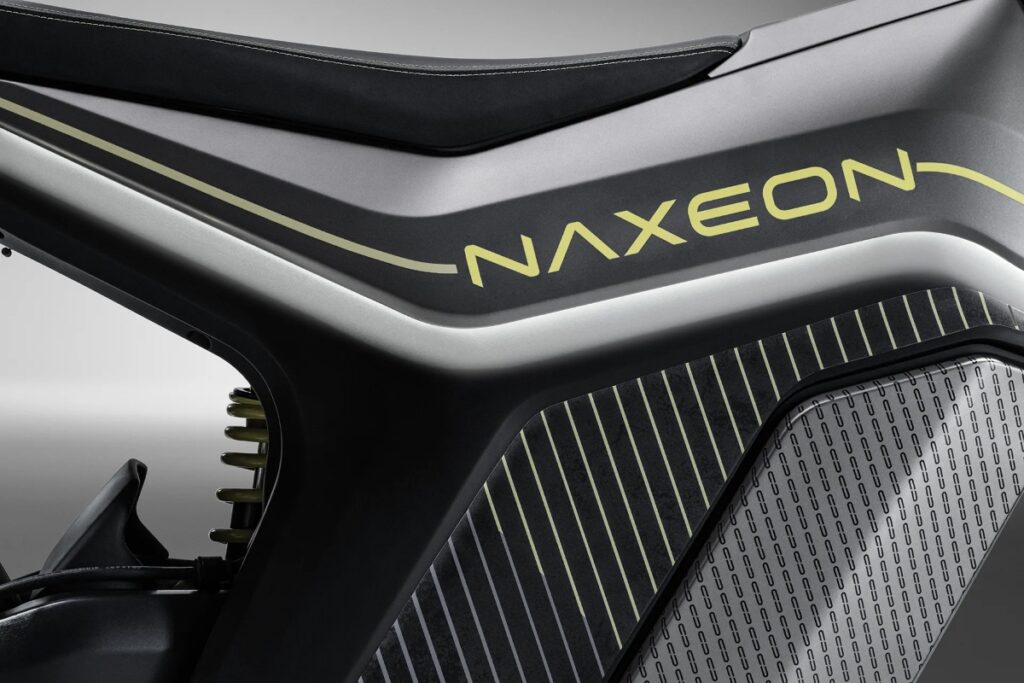 Naxeon I AM