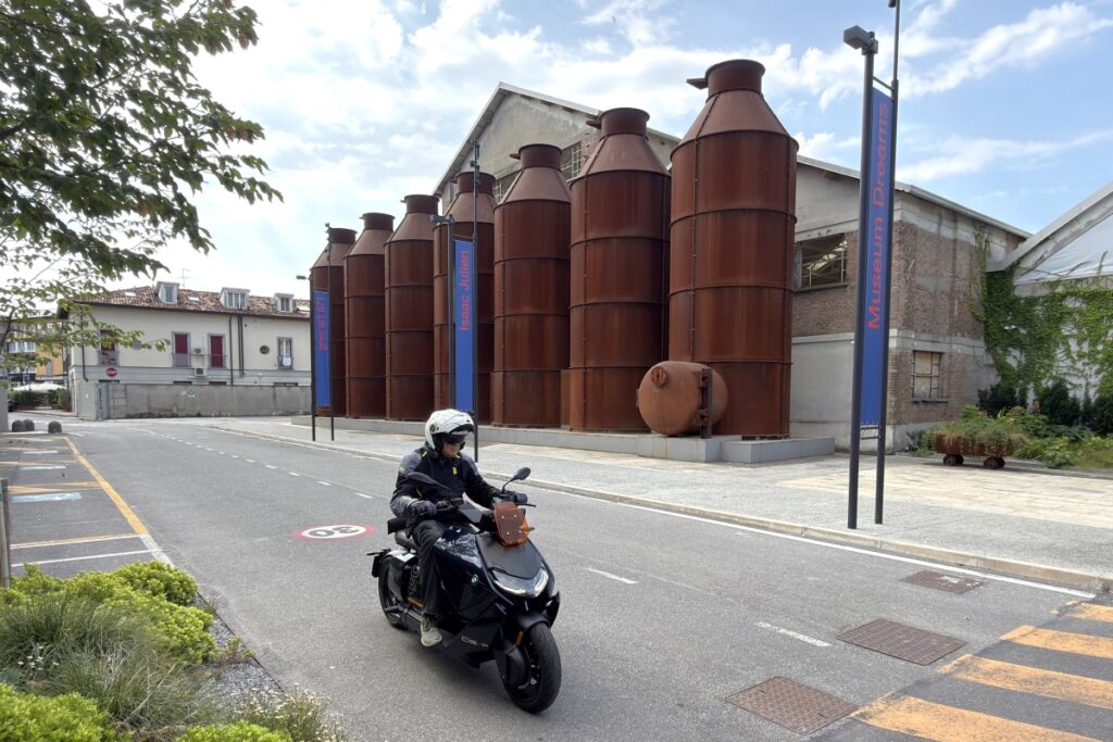 AL GRES ART 671 CON IL BMW CE04