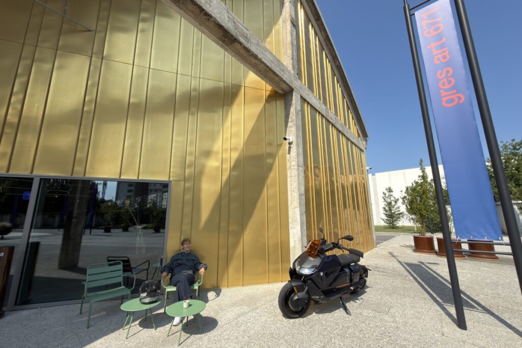 AL GRES ART 671 CON IL BMW CE04